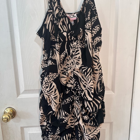 Black and Cream Tropical Print Dress - Picture 2 of 3